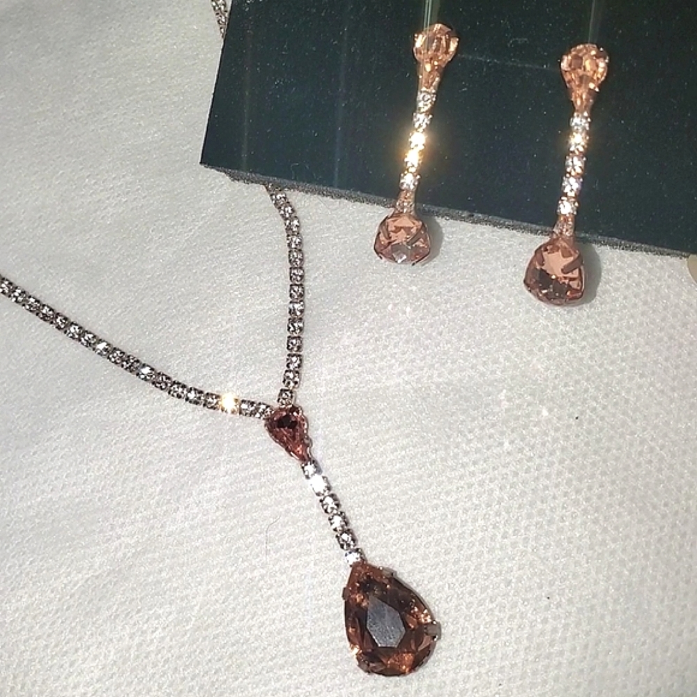 💙 GUC Rose Gold Jewelry Set - Picture 1 of 10